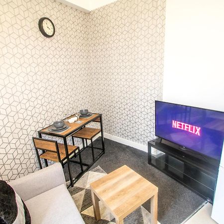 Cozy And Charming - 1 Bedroom Apartment - Free Parking, Transit Links, Close To Stadiums Manchester Esterno foto